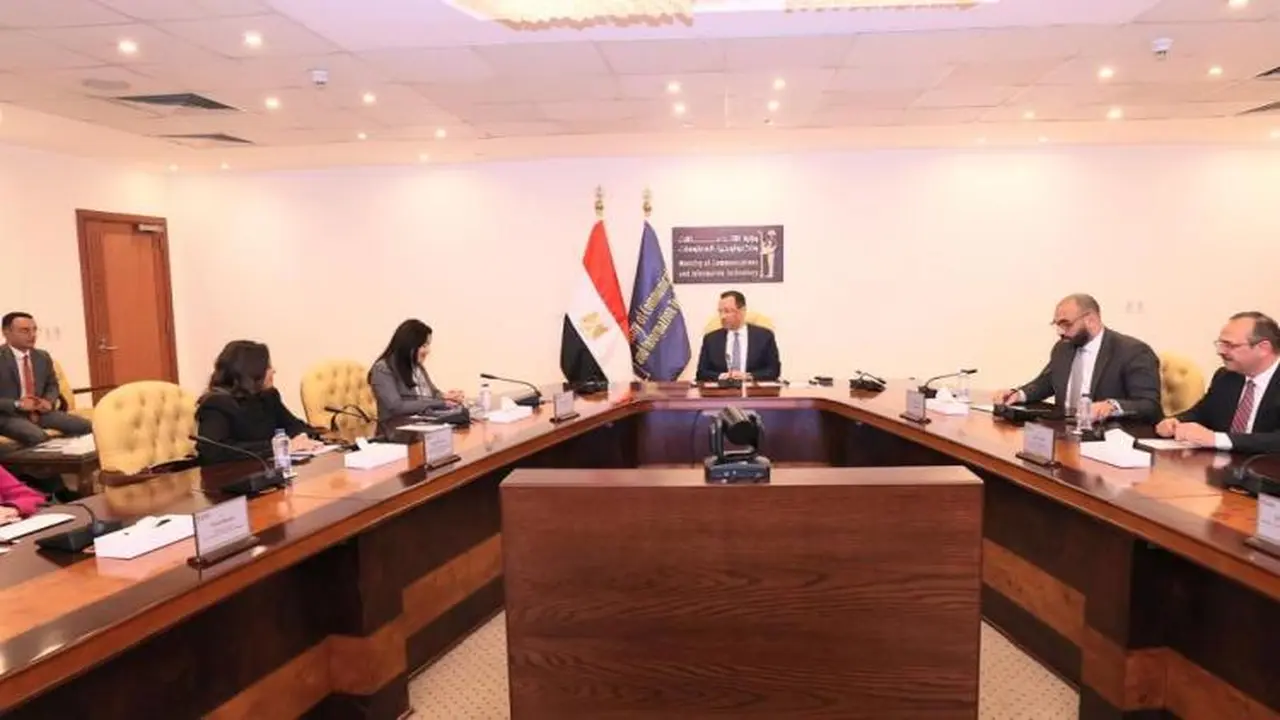 مصر تواصل تعزيز التحول الرقمي والذكاء الاصطناعي بخطى ثابتة وفقًا لوزير الاتصالات